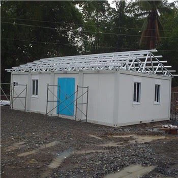 הרכבה מהירה של בתי מכולות